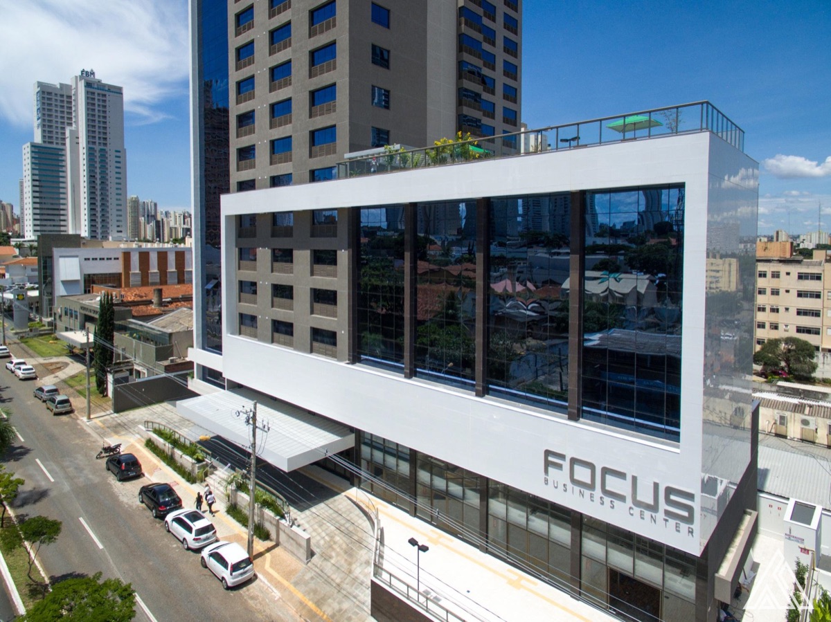 Fachada do Focus Business Center, em Goiânia